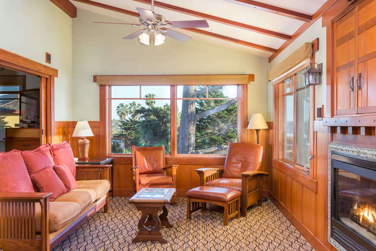 Public Area 2, The Pierpont Inn, Ventura