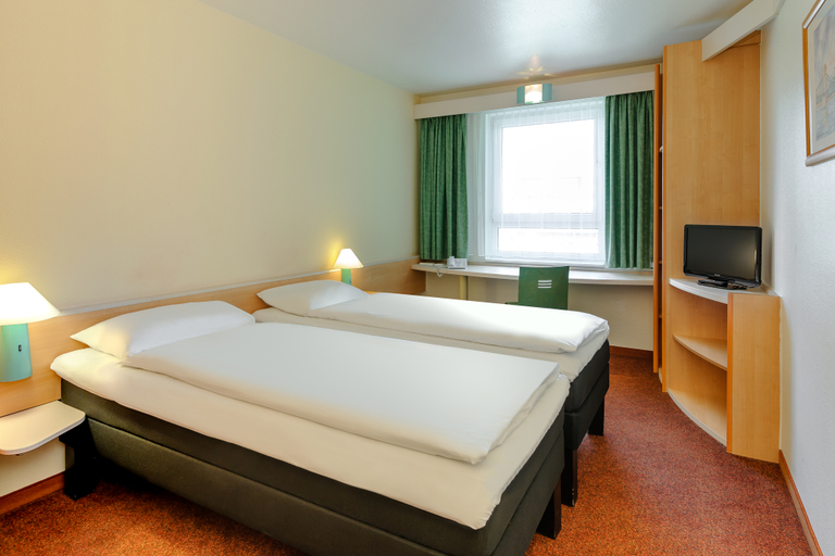 Bedroom 3, B&B HOTEL Wuppertal-City, Wuppertal