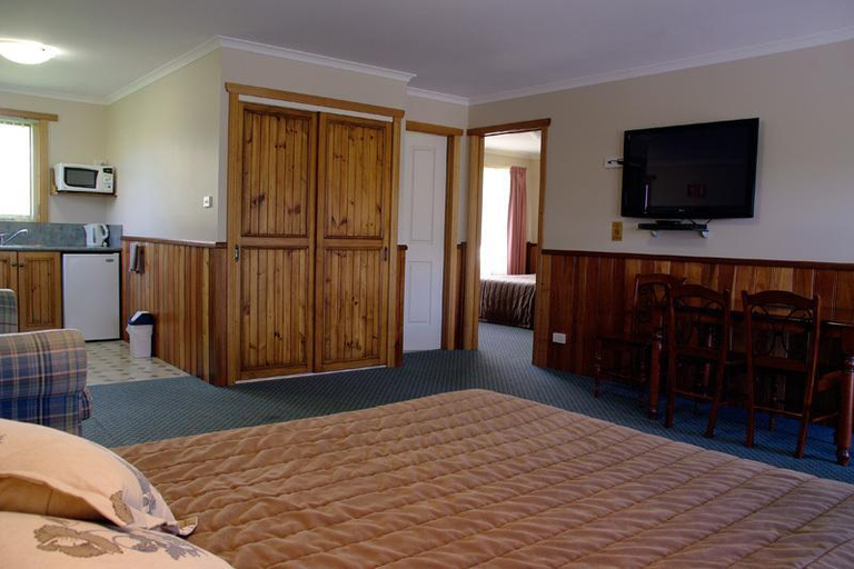 Public Area, Kentish Hills Retreat, Kentish