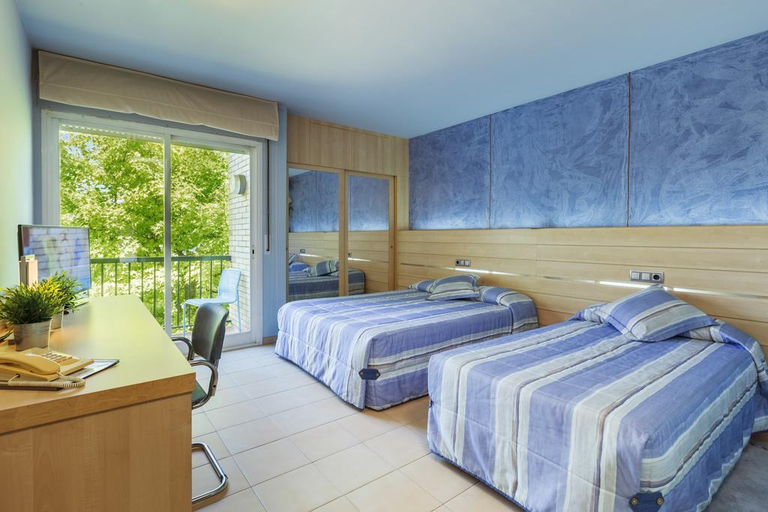 Bedroom 3, Hotel Sausa, Girona