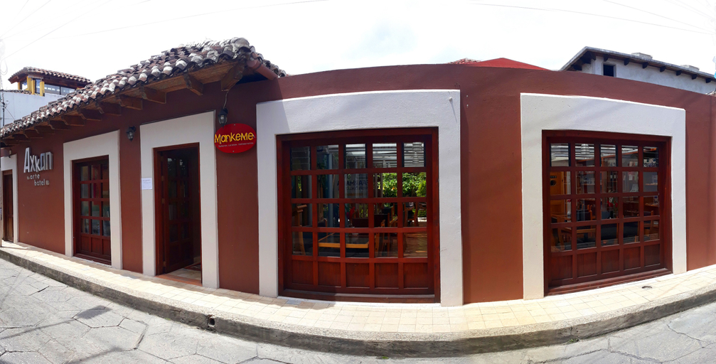Exterior & Views