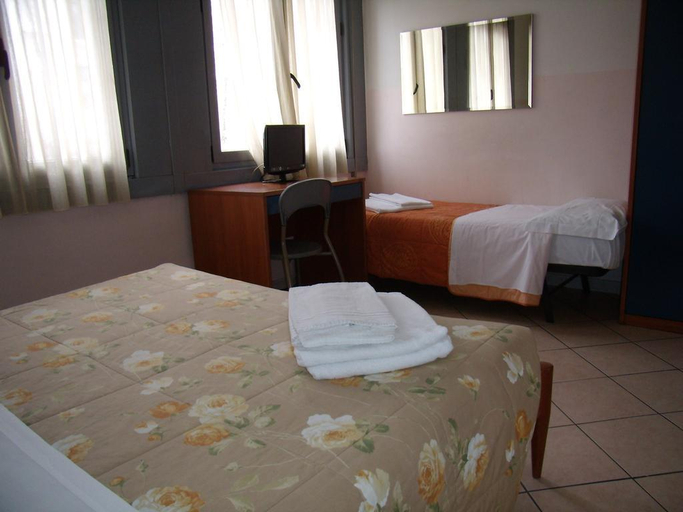 Bedroom 2, Cityhotel Central Station, Milano
