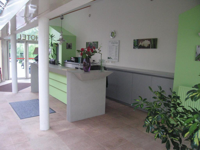 Public Area 2, Hôtel de l'Ile du Saussay, Essonne