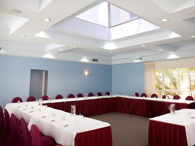 Beau Monde International, Manningham - West