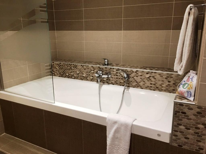 Bathroom 3, Neotelia Pavillon Bel Air, Alpes-Maritimes