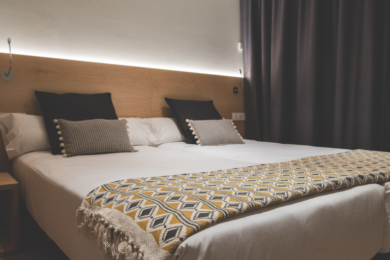 Bedroom 3, Arriazu Hostal, Navarra