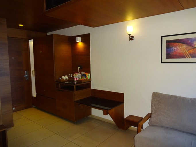 Public Area 2, Hotel Cosmopolitan Ahmedabad, Ahmadabad