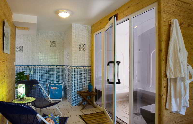 Bathroom 3, Hotel Le Bois Joli, Haute-Savoie