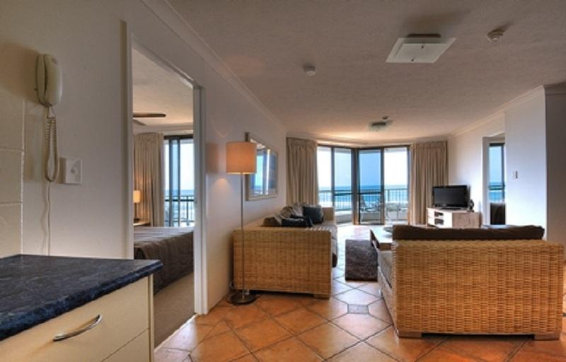Bathroom 4, San Simeon Beachfront Apartments, Gold Coast