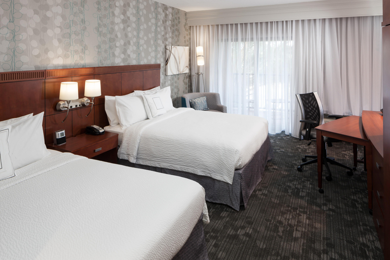 Bedroom 3, Courtyard by Marriott Miami at Dolphin Mall, Miami-Dade