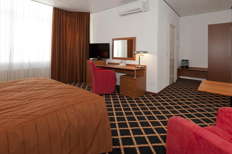 Bedroom 2, City Hotel Bergen op Zoom, Bergen op Zoom
