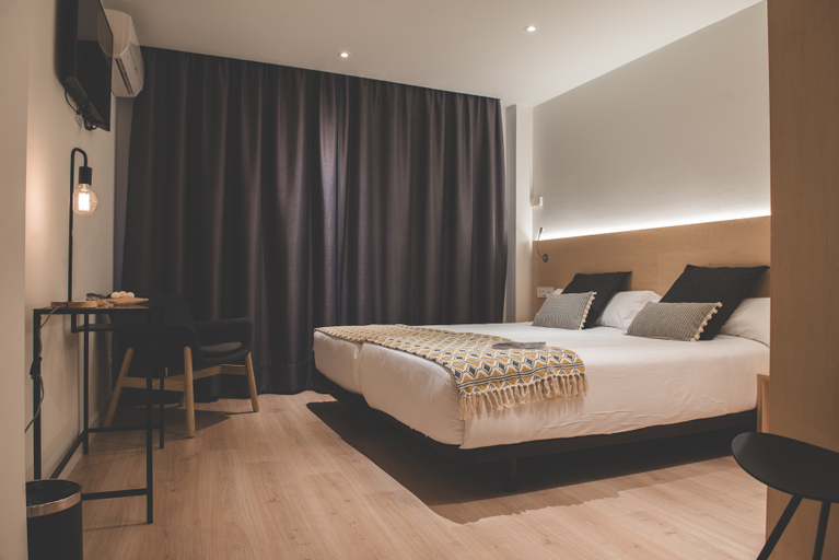 Bedroom 4, Arriazu Hostal, Navarra