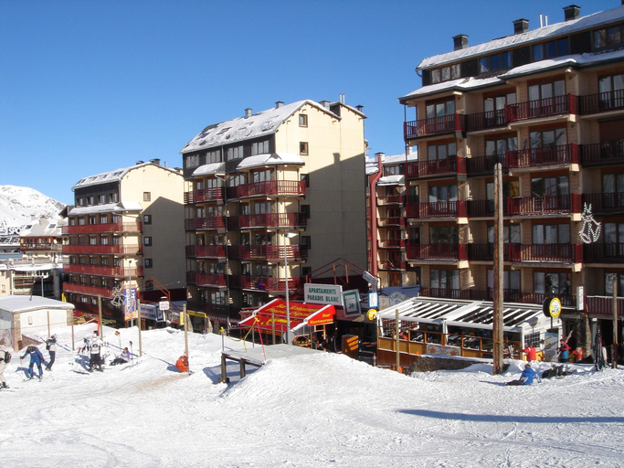 Public Area, Sapporo, Pyrénées-Orientales
