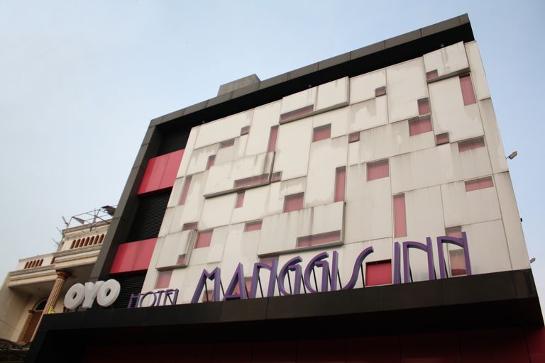 OYO 136 Manggis Inn Near RSU Kecamatan Taman Sari, West Jakarta