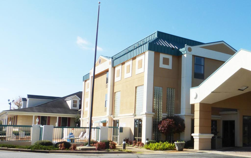 Exterior & Views, Red Roof Inn & Suites Newnan, Coweta