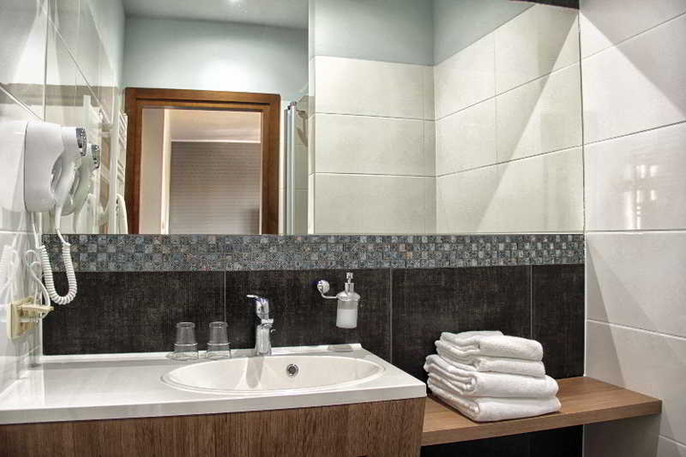Bathroom 5, Neptun Aparthotel, Gdańsk City