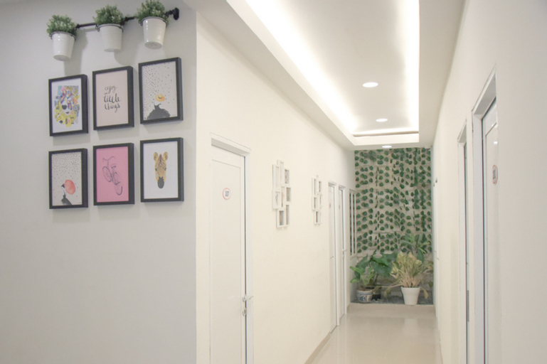 Public Area 1, RedDoorz Plus near Manggarai Station 3, South Jakarta