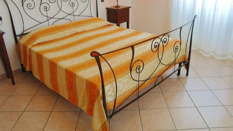 Bedroom 5, B&B Oliena, Nuoro
