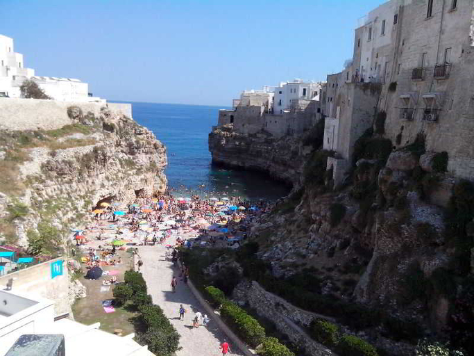 Others 5, Malu B&B, Bari