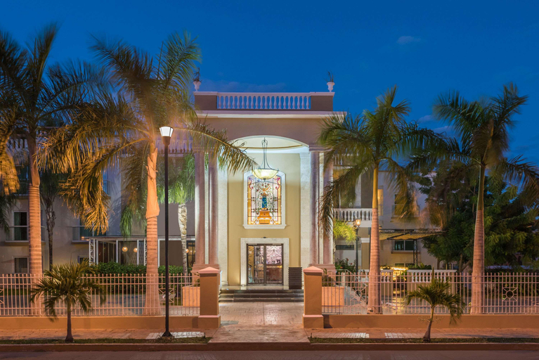 Exterior & Views