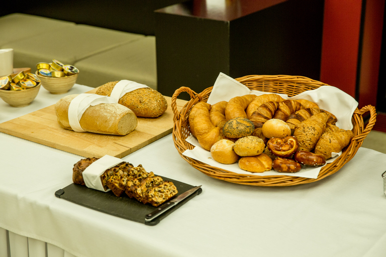 Food & Drinks 11
