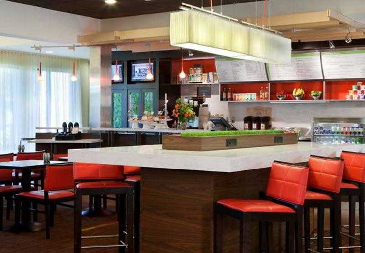Food & Drinks 5, Courtyard Baton Rouge Acadian Centre/LSU Area, East Baton Rouge