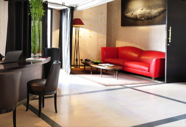 Public Area 3, Hotel Square, Paris