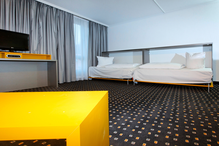 Bedroom 3, Premier Inn Stuttgart Bad Cannstatt, Stuttgart