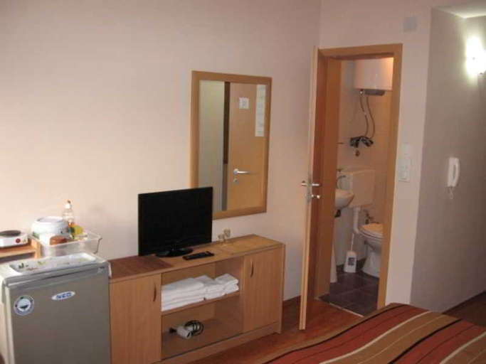 Bedroom 2, De Lux Apartments Kosta Center