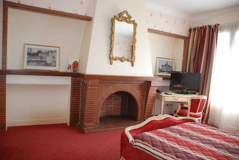 Bedroom 2, Hôtel Le Bellevue, Montrichard, Loir-et-Cher