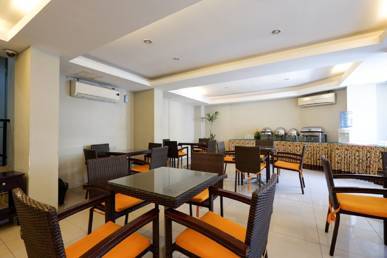 Public Area 3, RedDoorz Plus @ Singosari Raya, Semarang