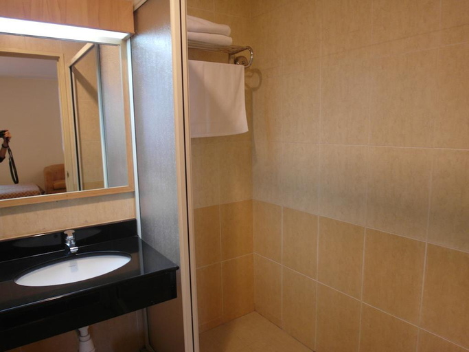 Bathroom 5, Mandarin Pacific Hotel, Kuala Lumpur