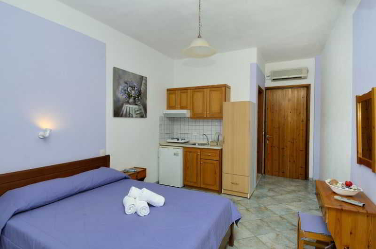 Bedroom 5, Maria Studios, Thessaly
