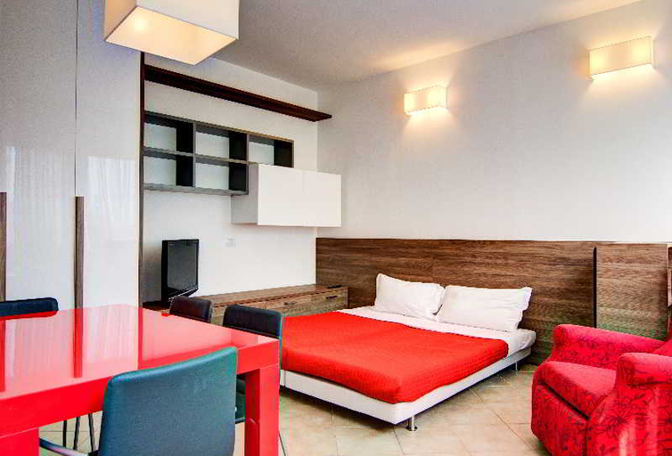 Others 5, Residenza Cenisio, Milano