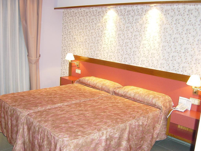 Bedroom 3, Jardin De Aranjuez, Madrid