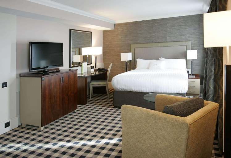 Bedroom 2, DoubleTree By Hilton International Newcastle Airpo, Northumberland