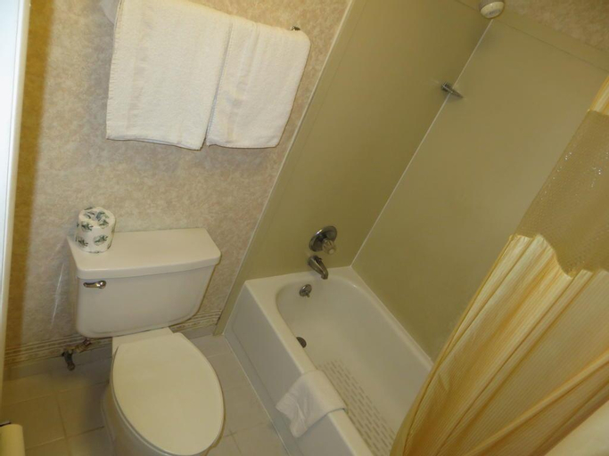 Quality Inn & Suites near Lake Eufaula, Quitman
