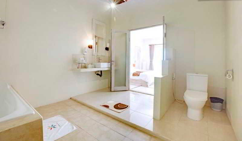 Bathroom 3, Villa V, Badung
