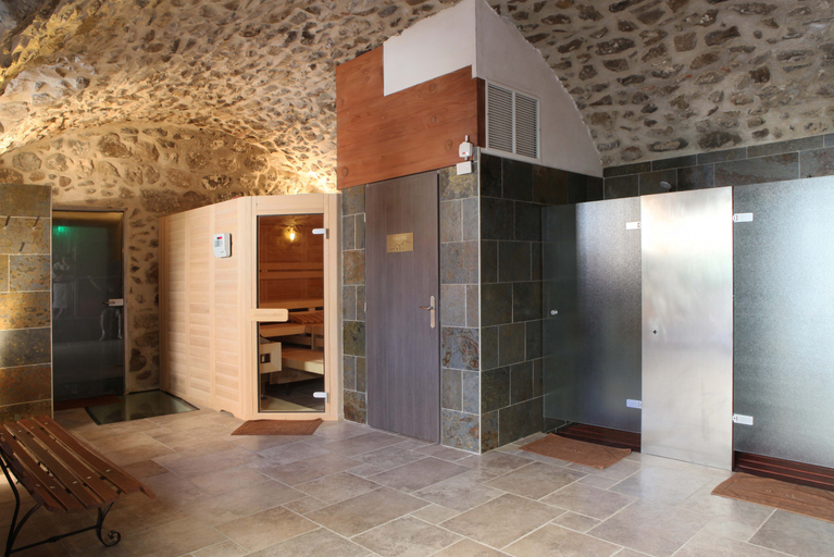 Public Area 3, Domaine Saint-Roch, Haute-Loire