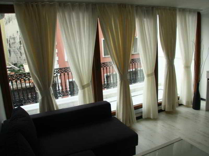 Public Area 3, Royal Pera Taksim, Beyoğlu