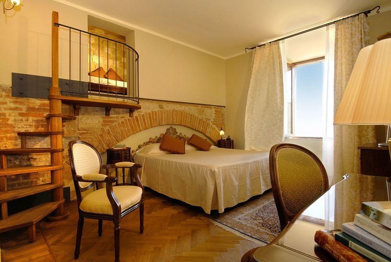 Bedroom 4, Locanda San Francesco, Siena