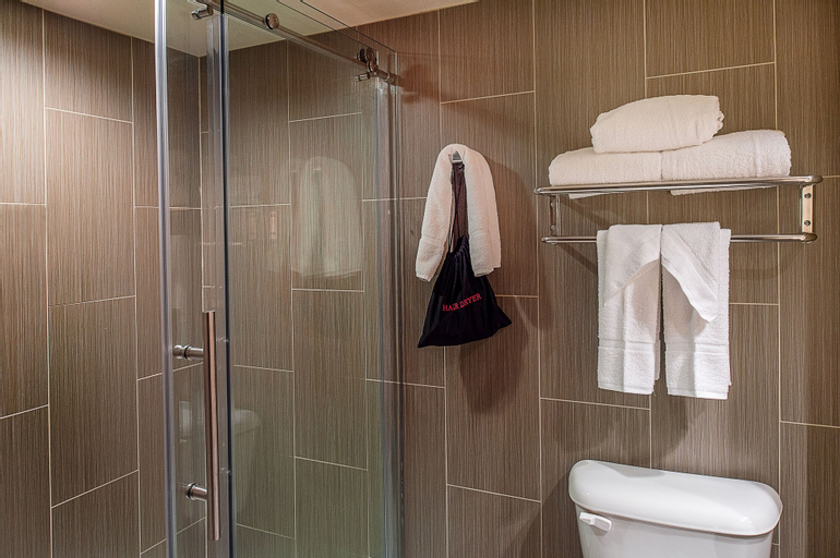 Bathroom 10