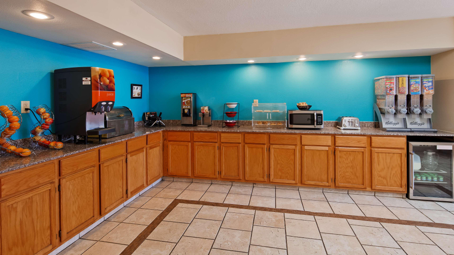 Public Area 5, SureStay Hotel by Best Western Salina, Saline