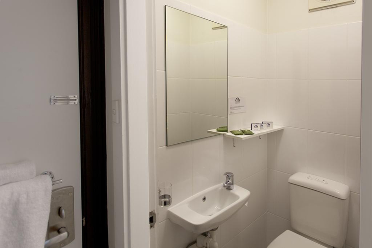 Bathroom 5, Cremorne Point Manor, Sydney