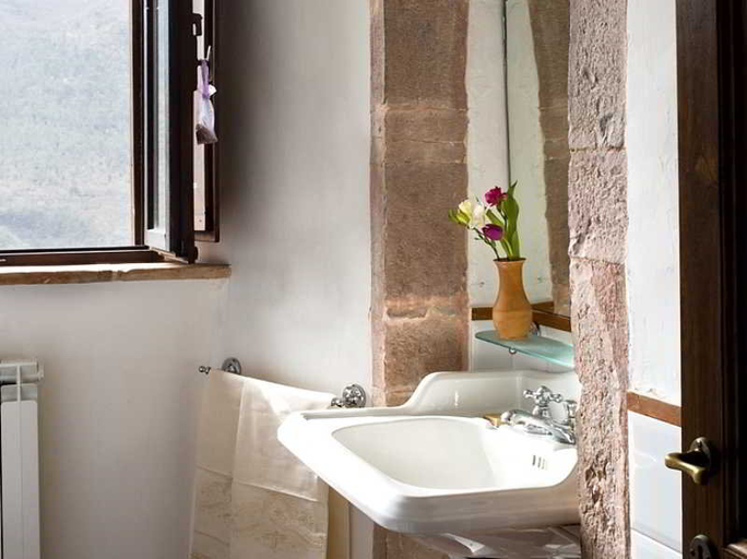 Bathroom 4, Abbazia San Pietro In Valle, Terni