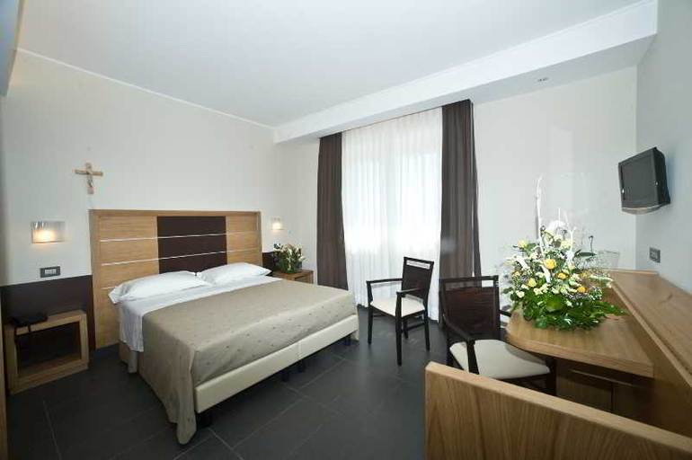 Bedroom 3, Vittoria, Foggia