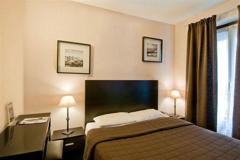 Bedroom 5, Louest Hotel, Paris