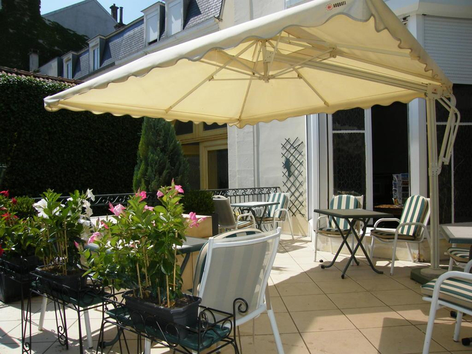 Exterior & Views 2, Grand Hotel des Templiers, Marne