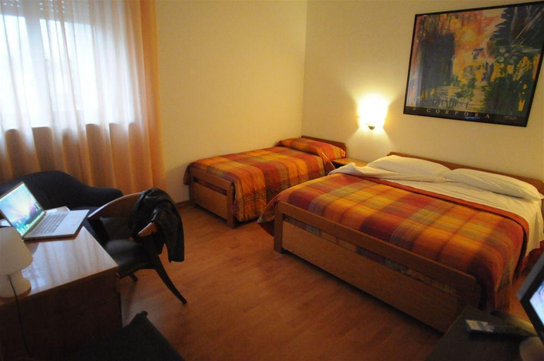 Bedroom 4, Hotel Principe, Udine