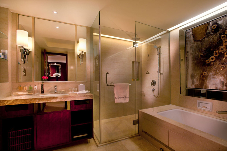 Bathroom, WYNDHAM HOTEL XIAN, Xi'an